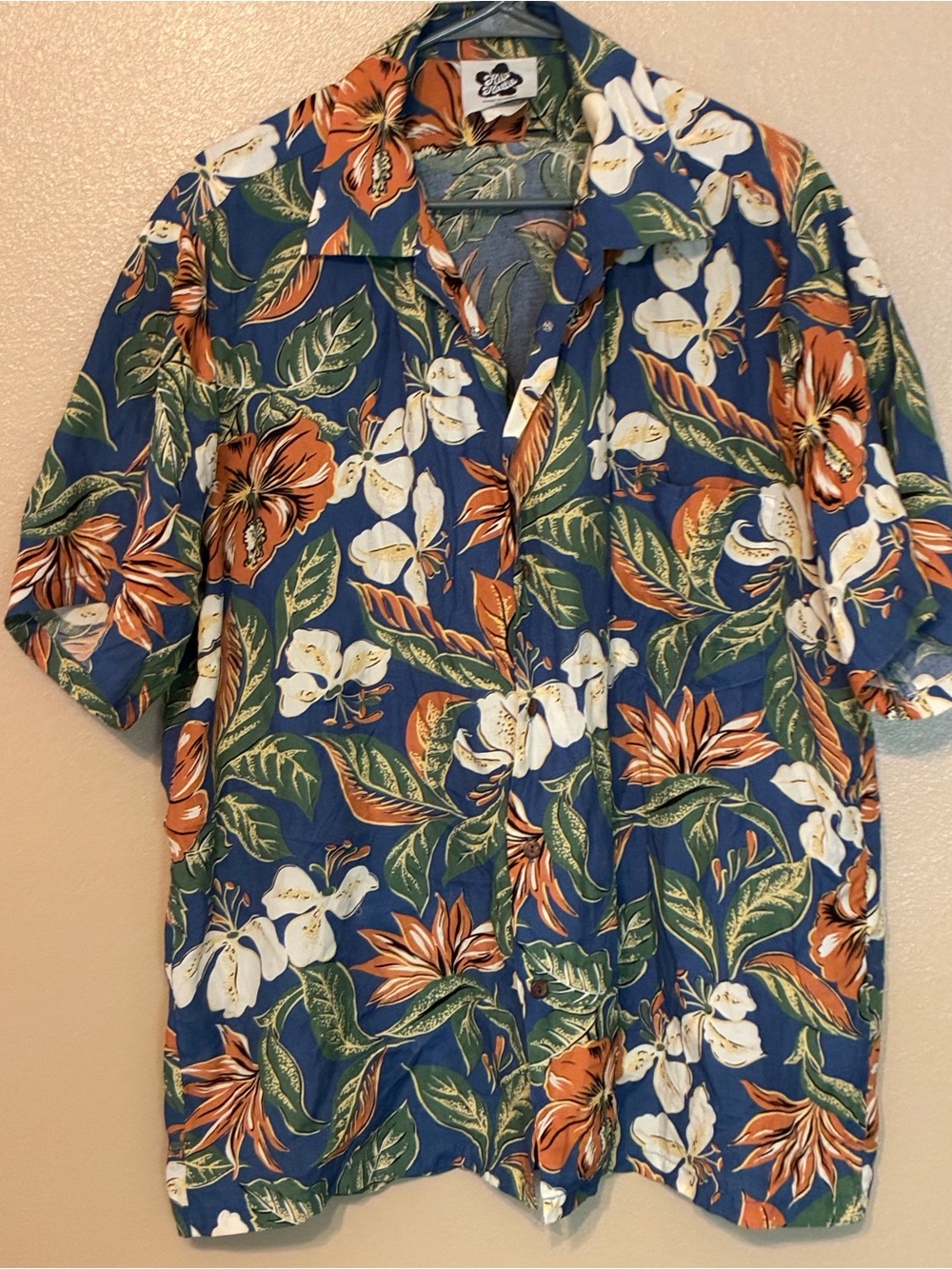 Men’s Hilo Hattie Hawaiian shirt size XL